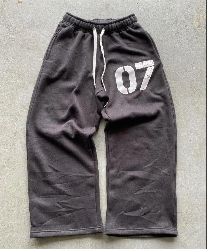 07 SWEATPANTS